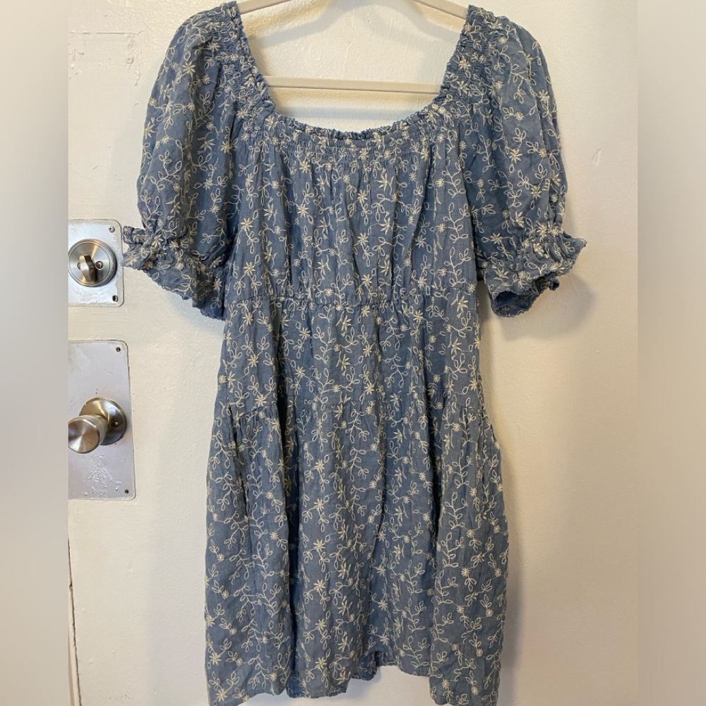 Embroidered cottage core dress - with pockets